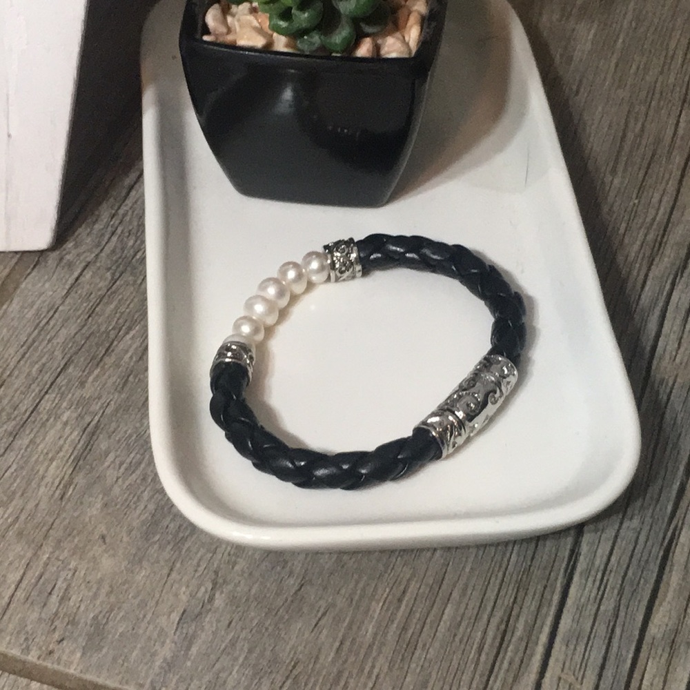 Black leather bracelet with faux pearls